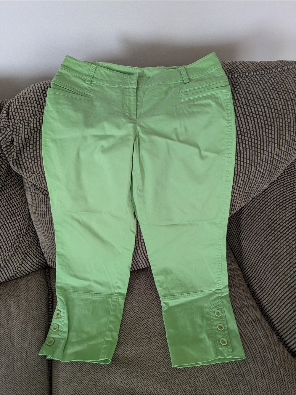 Cropped Light Green Ankle Jeans with Button Cuff